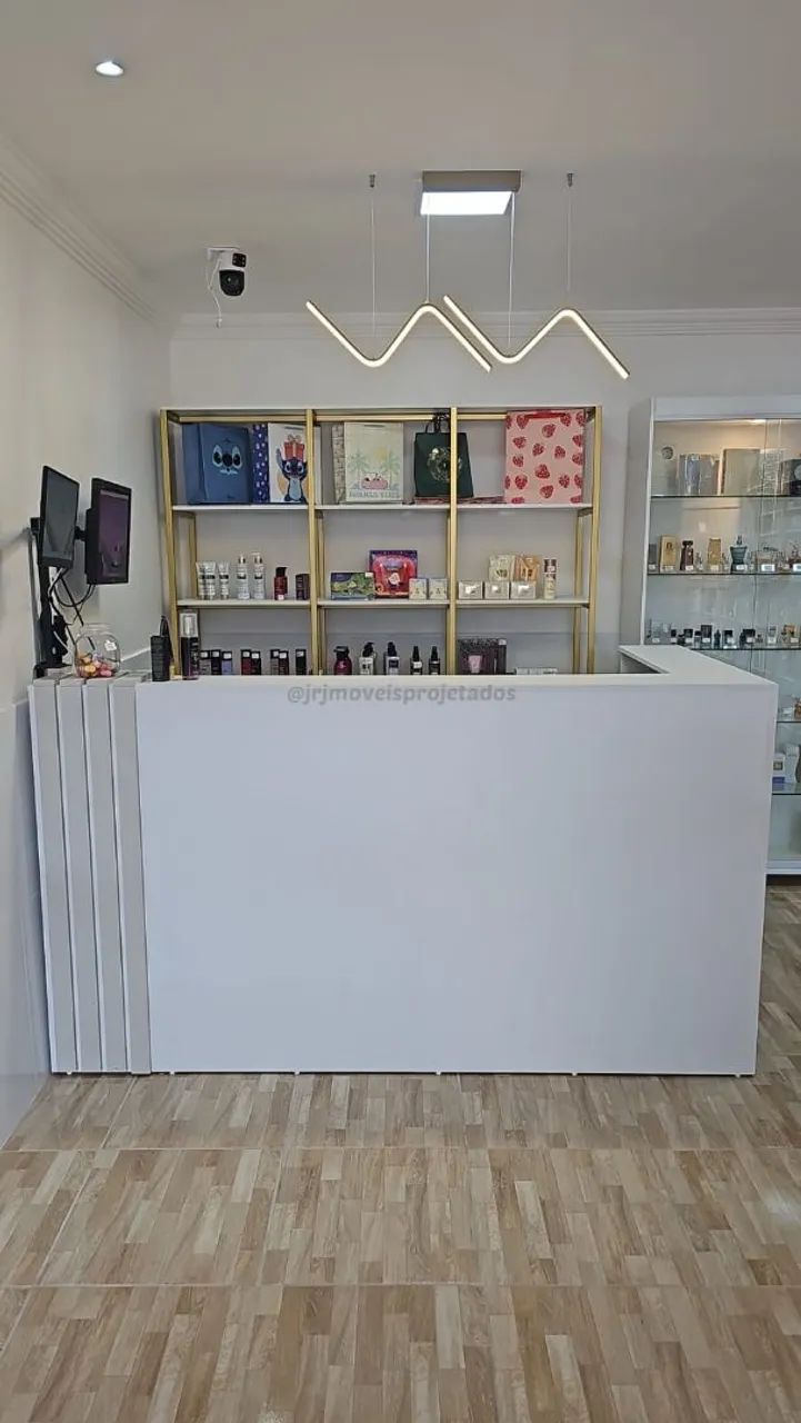 Móveis para Loja de Maquiagem e Estética - Estantes e Recepção - Foto 5