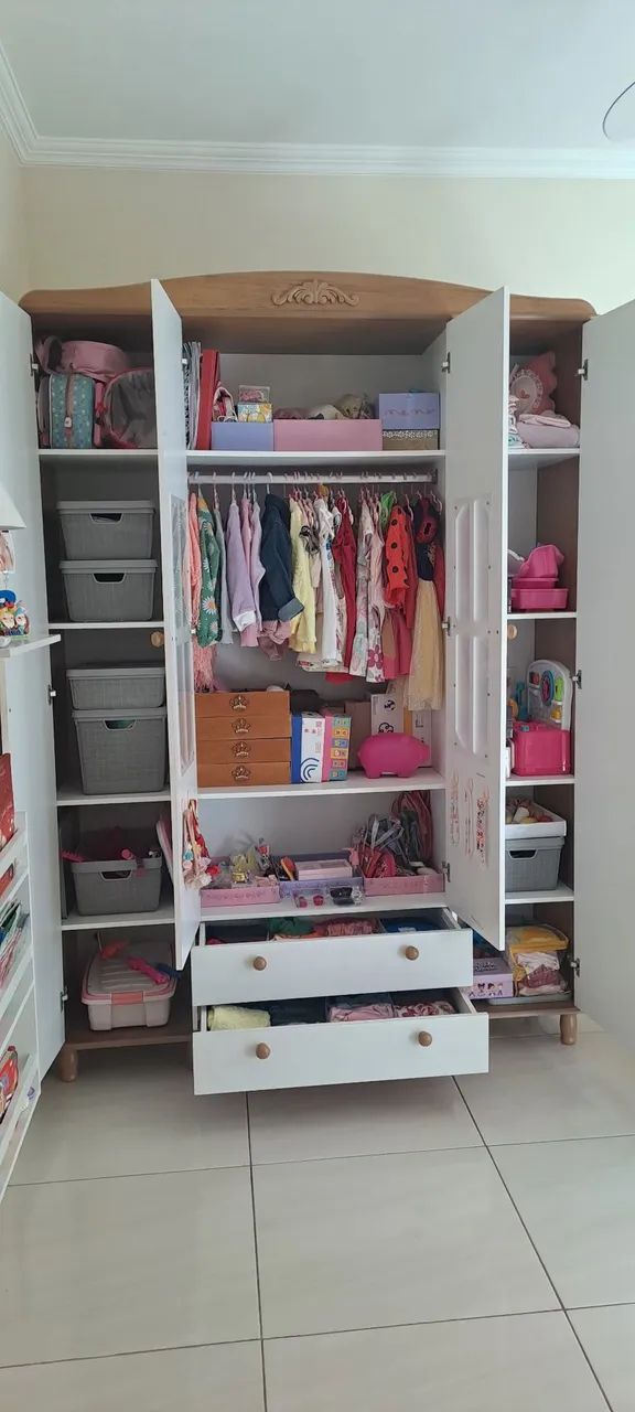 Berço provençal capitonê, guarda-roupas e colchão | Grão de Gente | Quarto bebê completo - Foto 4
