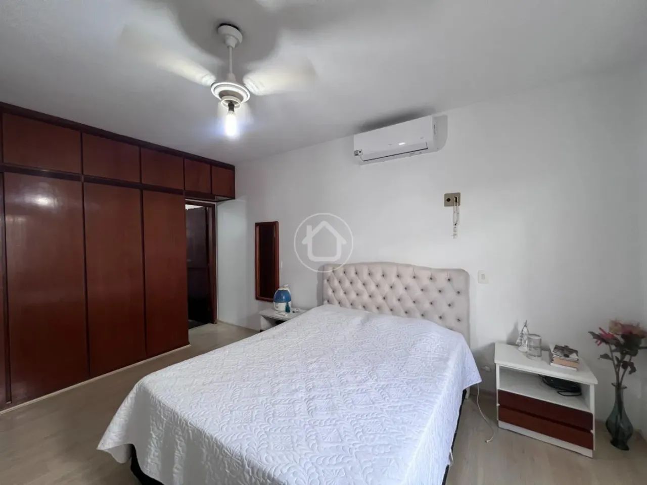 CASA COM 4 DORMITÓRIOS SENDO UMA SUÍTE - Foto 3