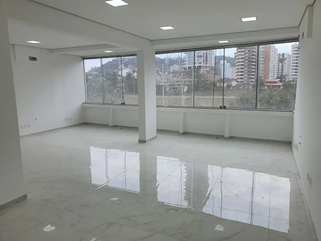 Excelente Sala Comercial / Escritório no Centro de Blumenau - Foto 3