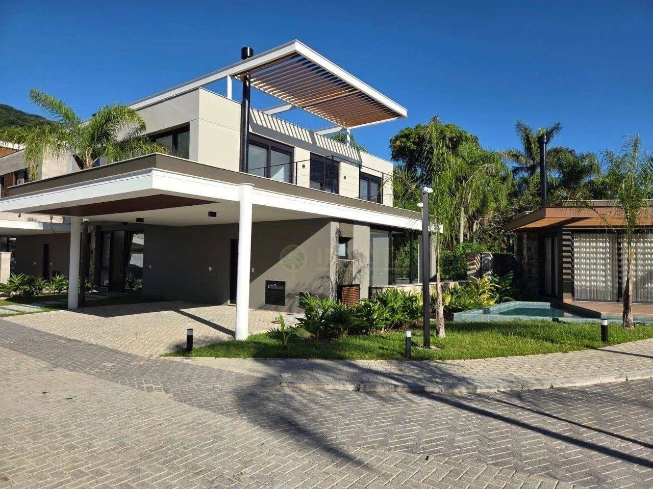 Casa em condomínio fechado com piscina e 4 quartos em Florianópolis. - Foto 2