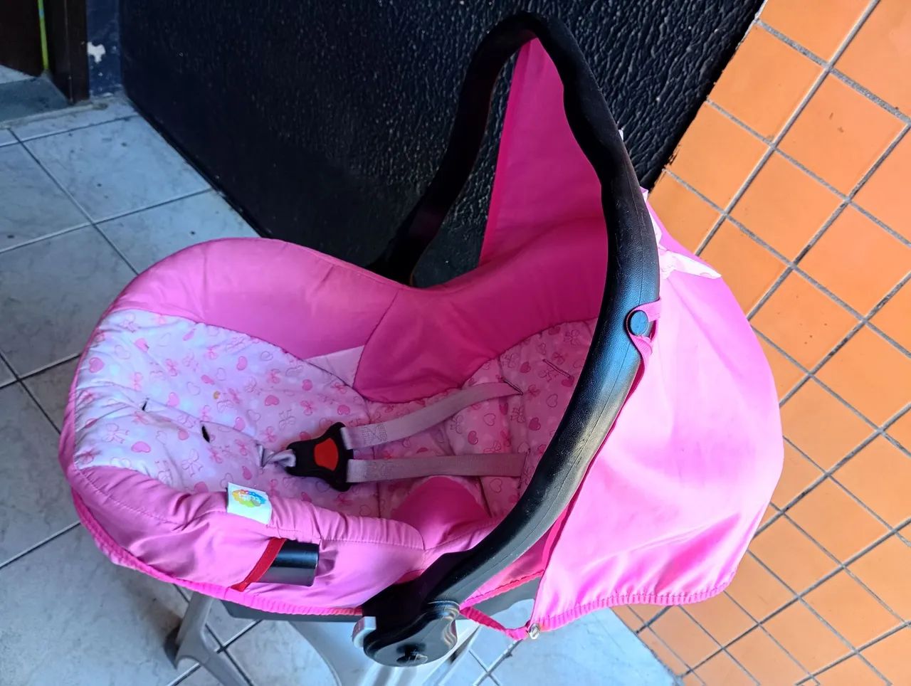 Carrinho e bebê conforto feminino  - Foto 4