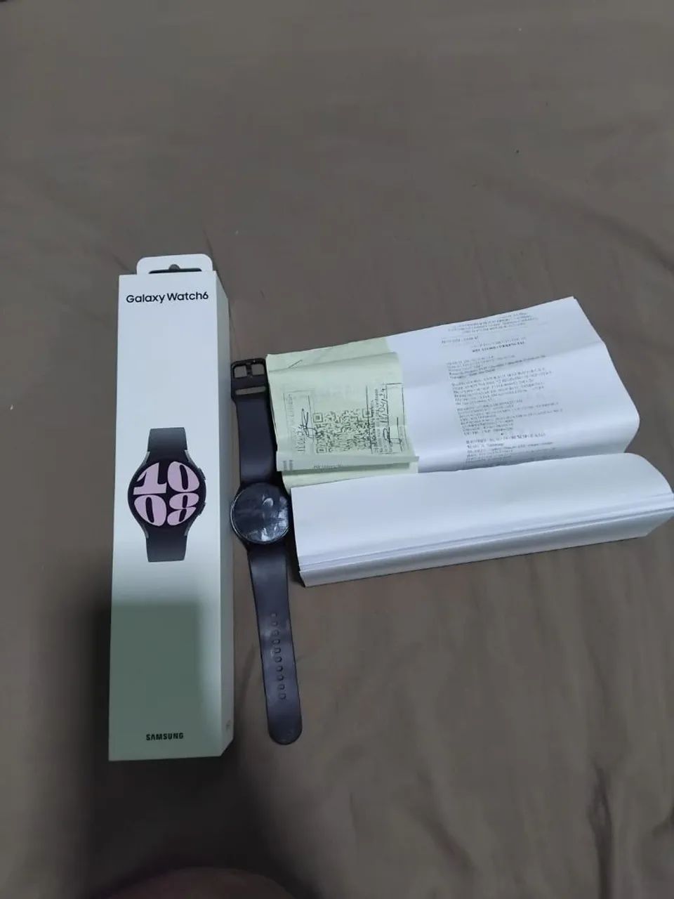 Vendo galax watch 6 com caixa carregador e documentos  - Foto 2