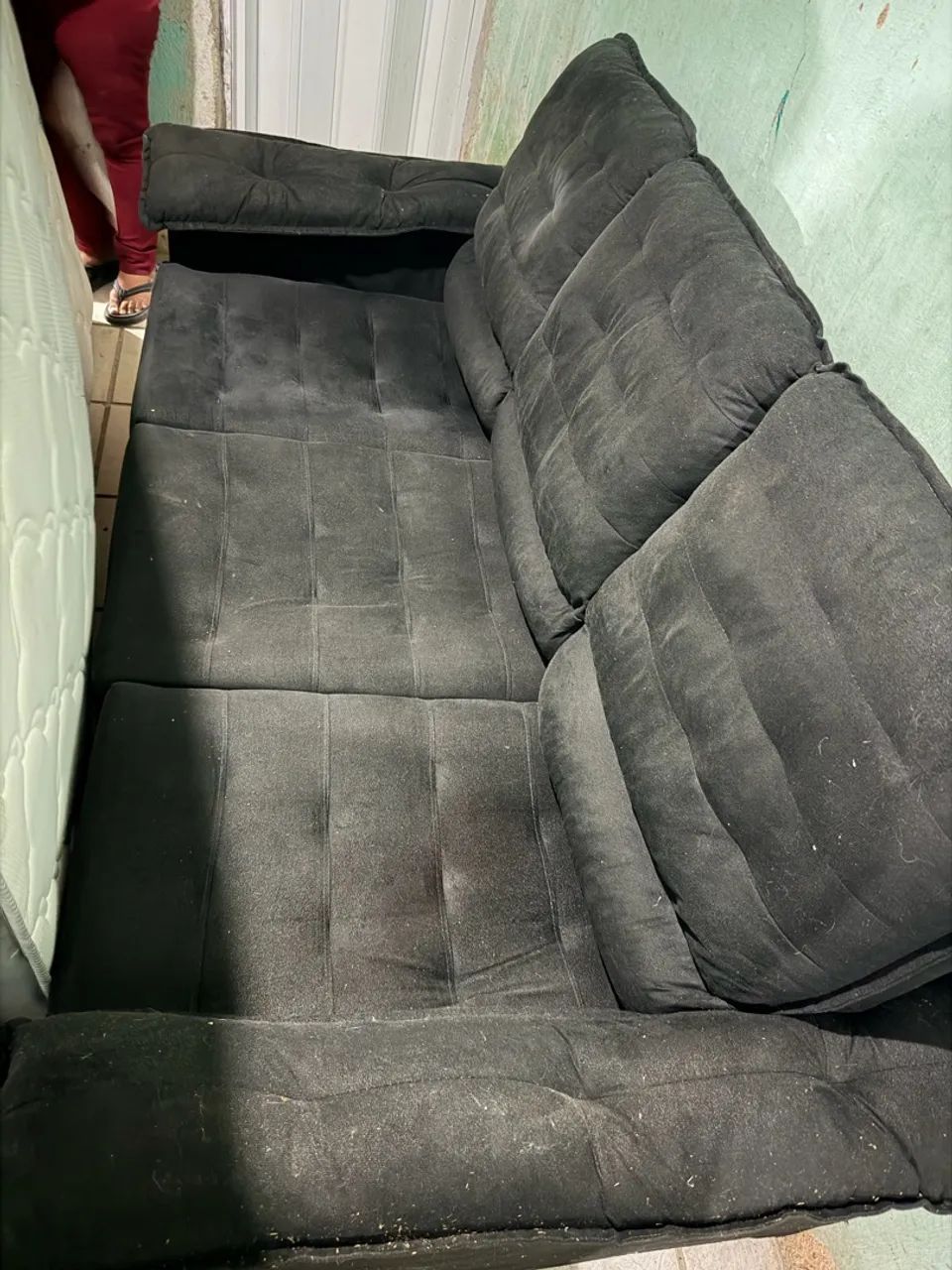 SOFÁ PRETO SEMINOVO - Foto 2
