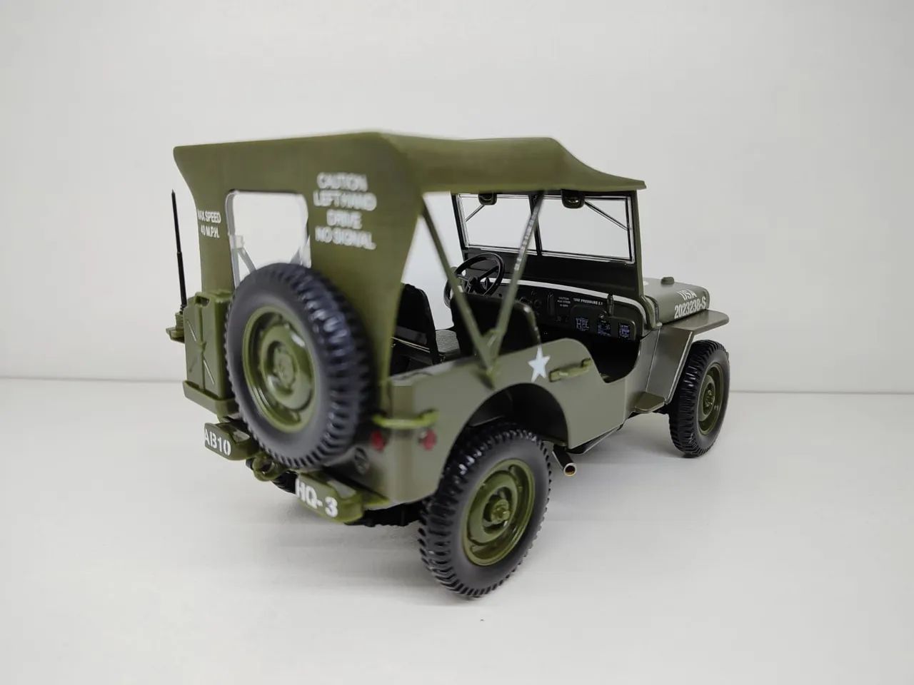 Miniatura Jeep Willys 1941 Exército 1/18 - Foto 2
