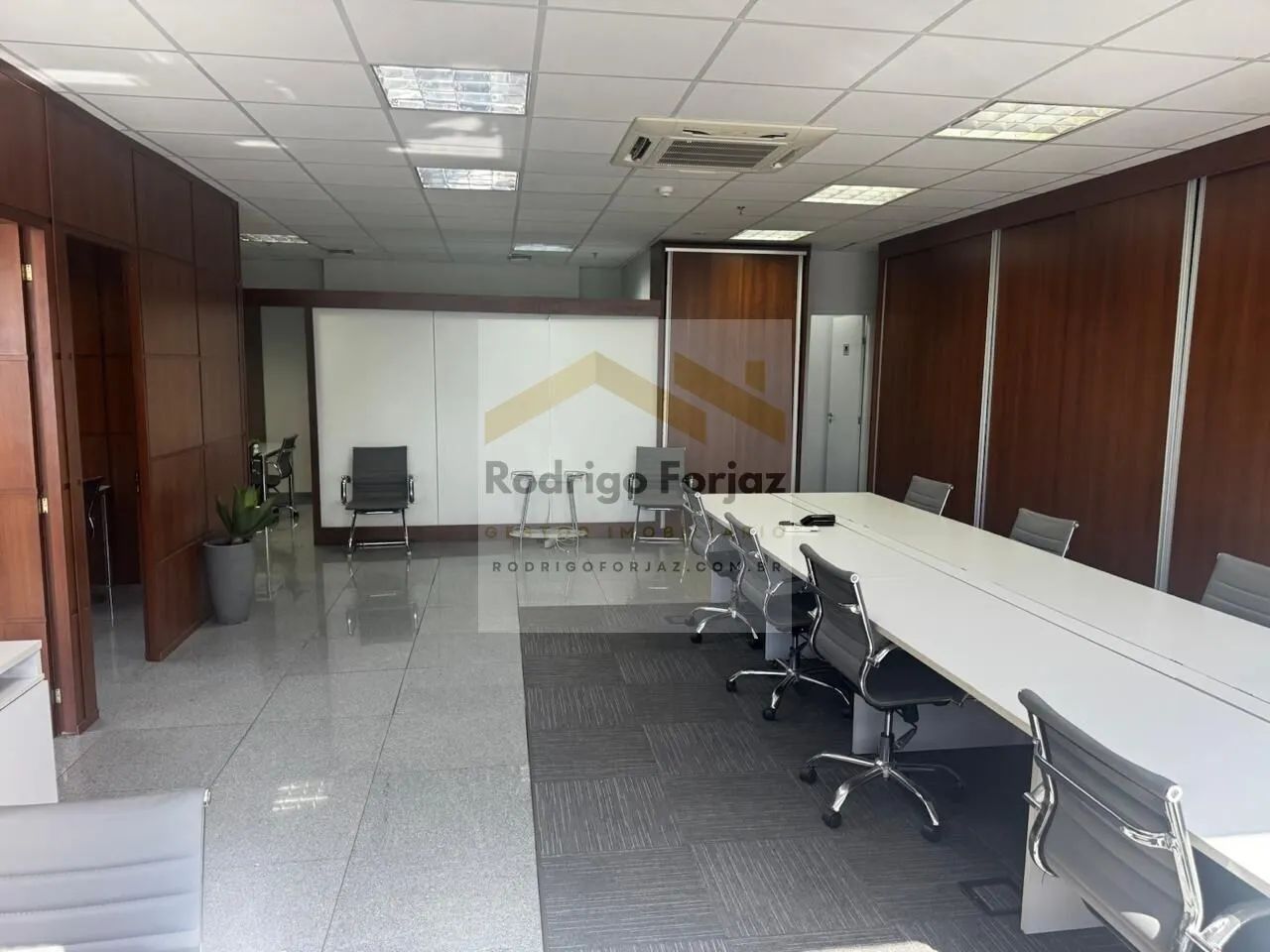 Edificio CEA 1 - Sala LOCAÇÃO, 100% MOBILIADA, 110 m² - ALPHAVILLE - ED. CEA 01 - PRÓX ROD - Foto 4