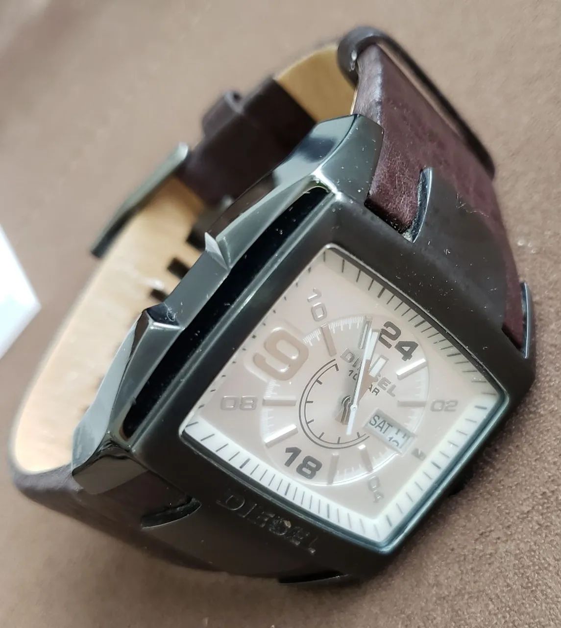 Relógio com Pulseira de Couro Marrom da Marca Diesel - Foto 3