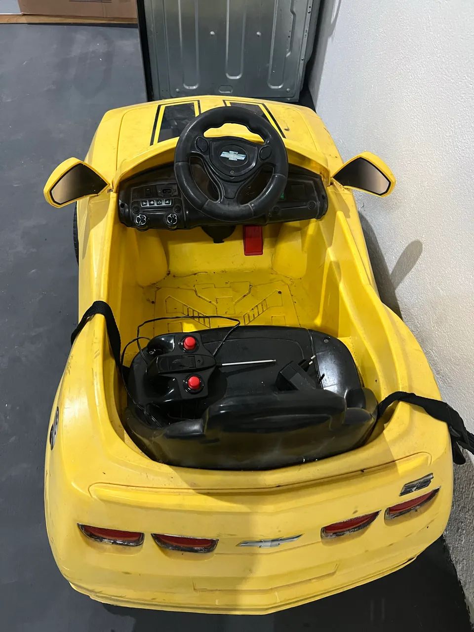 Carrinho de controle remoto completo, tem que trocar bateria  - Foto 4