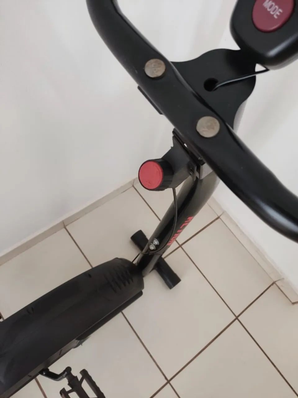 Bicicleta Ergométrica Magnética Polimet Action 4.3 com Visor Digital - Preta - Foto 5