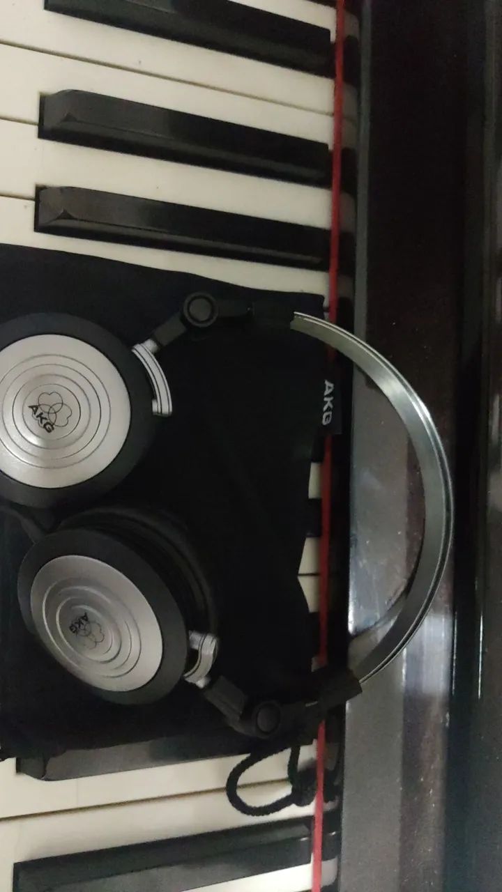 Fone AKG 414 