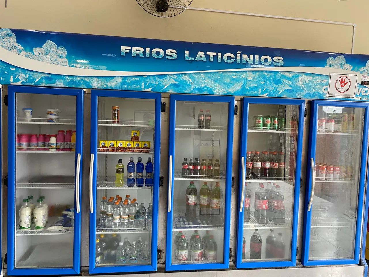 Expositora  de bebidas 5 portas 