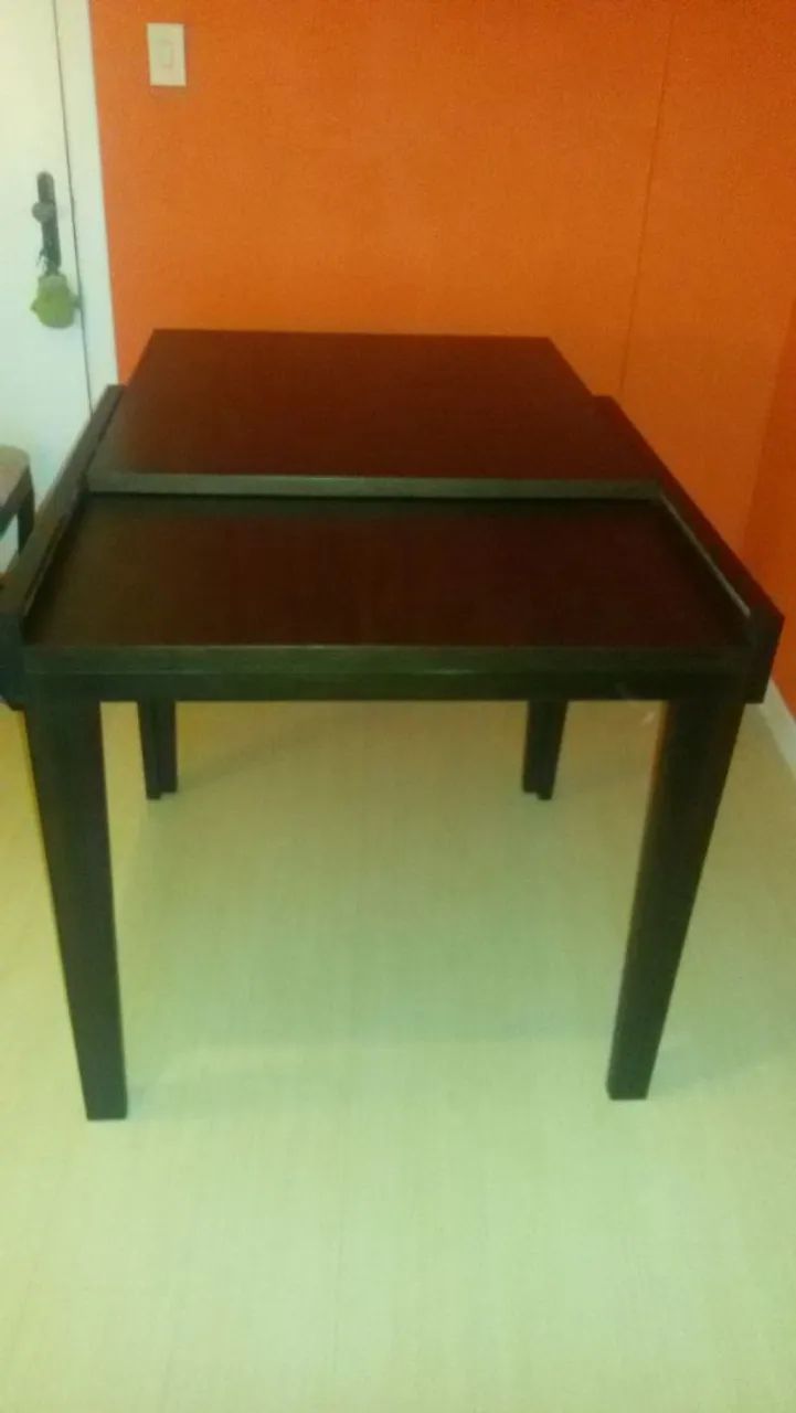 Mesa extensível + cadeiras