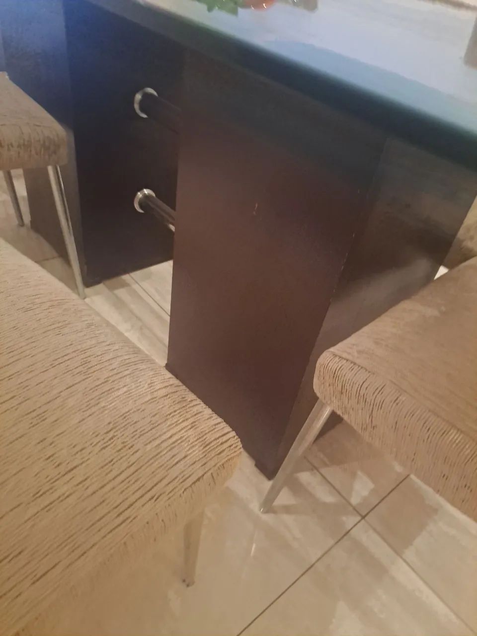 Conjunto mesa 6 cadeiras. Tampo de vidro - Foto 4
