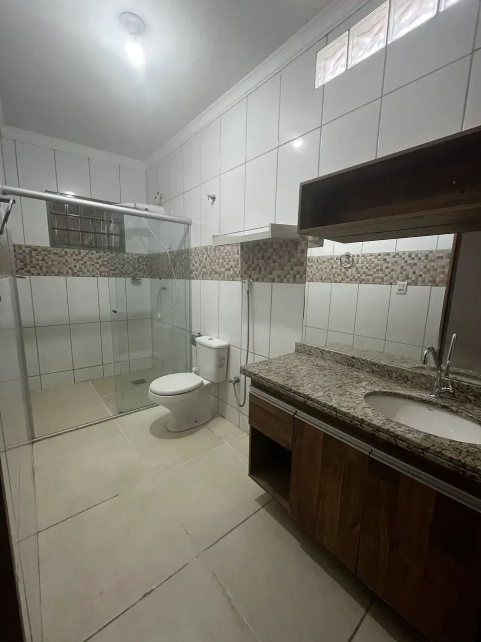 Casa com 4/4 sendo 3 suites, energia solar e piscina - Foto 5