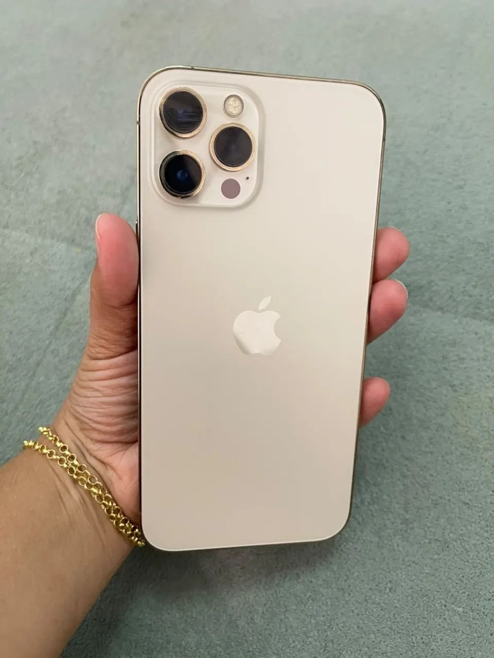 Vendo IPhone 12 Pro Max 256 Gb todo original nunca foi trocado nada