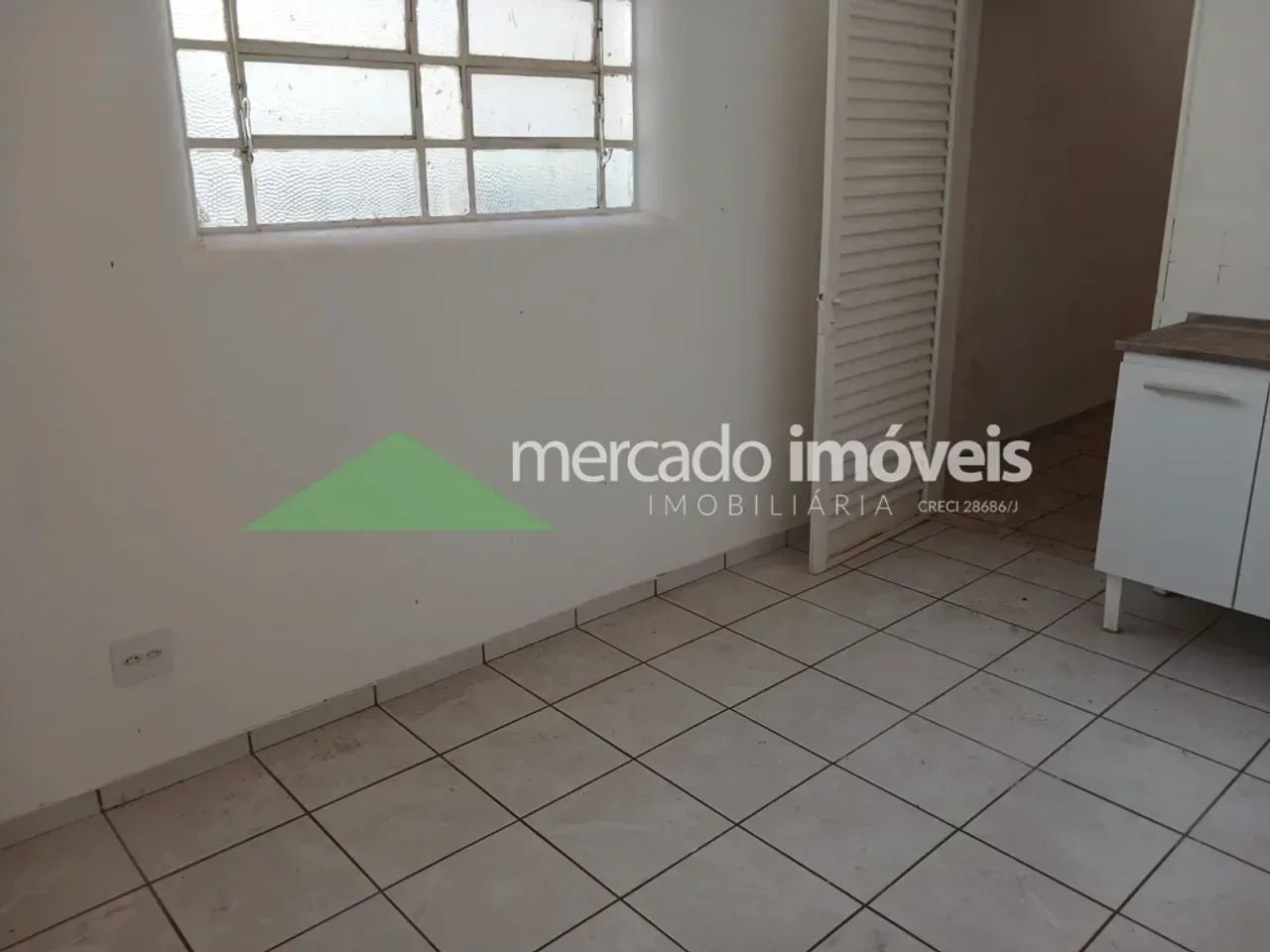 ALUGA-SE APARTAMENTO NO CENTRO - Foto 2