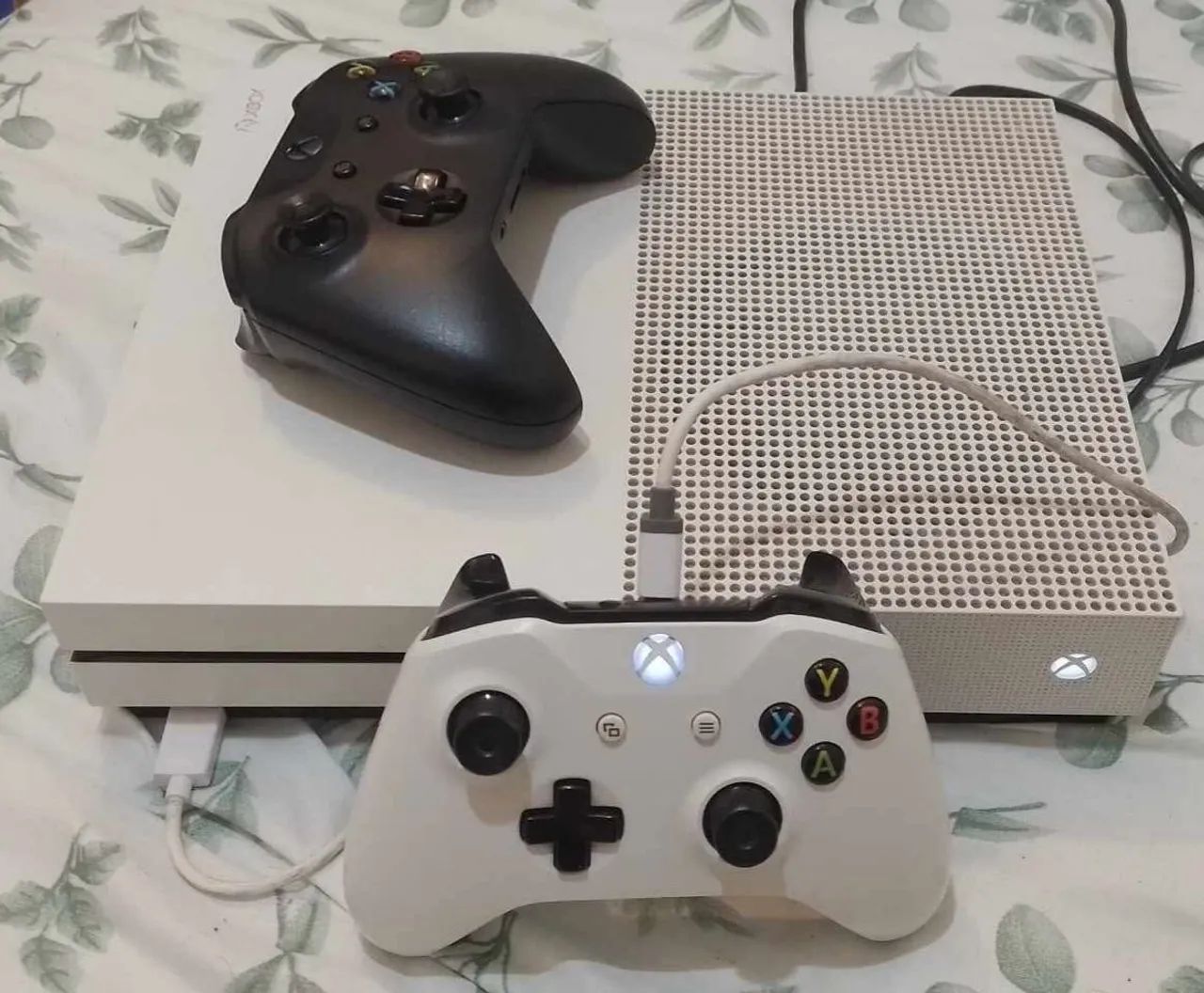 Xbox One S com 2 controles originais  - Foto 5