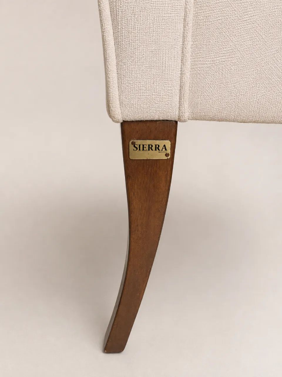 Mesa de Jantar Quadrada, com 8 Cadeiras, Marca Sierra - Foto 4