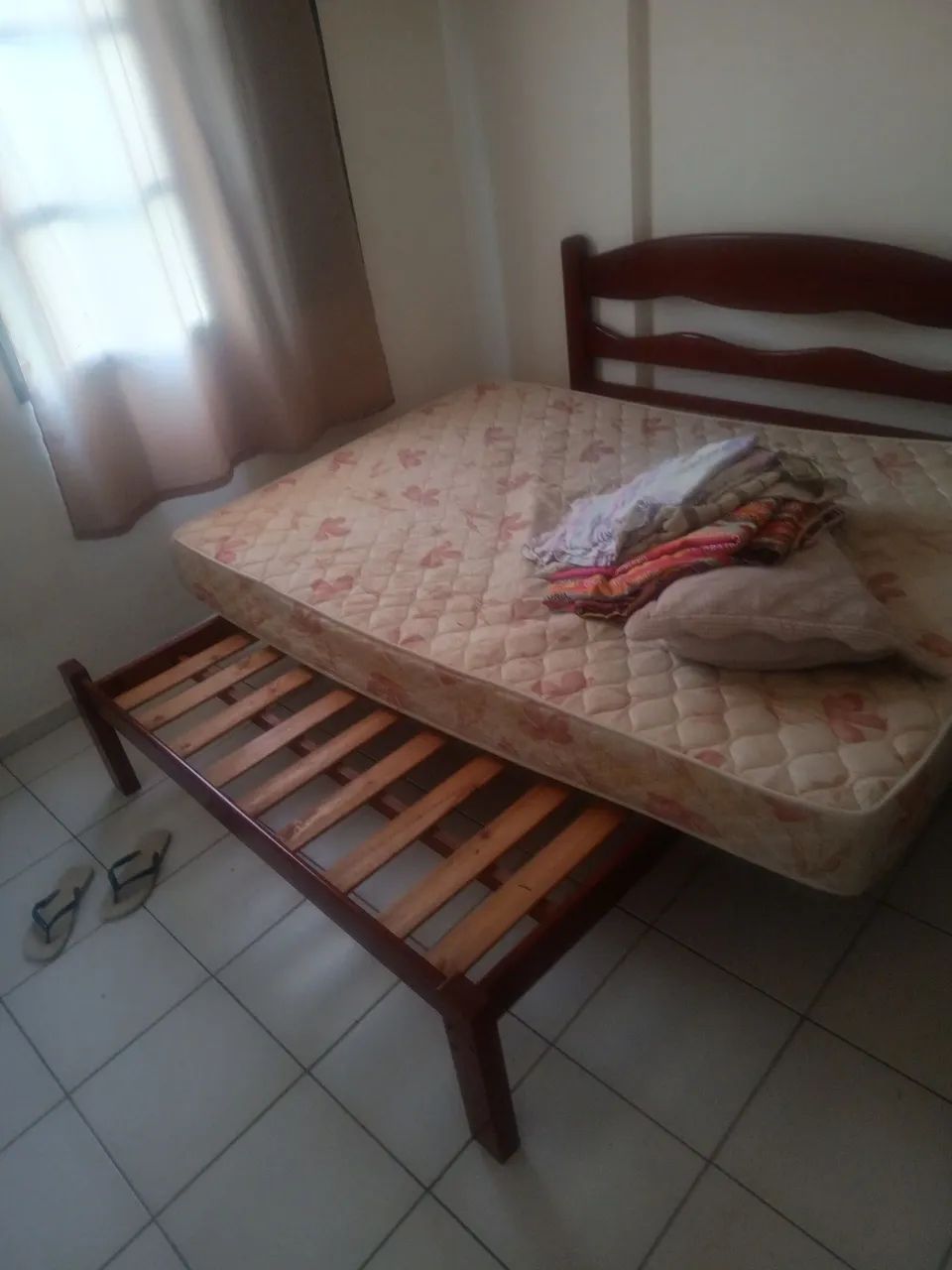 Cama de madeira maciça  - Foto 4