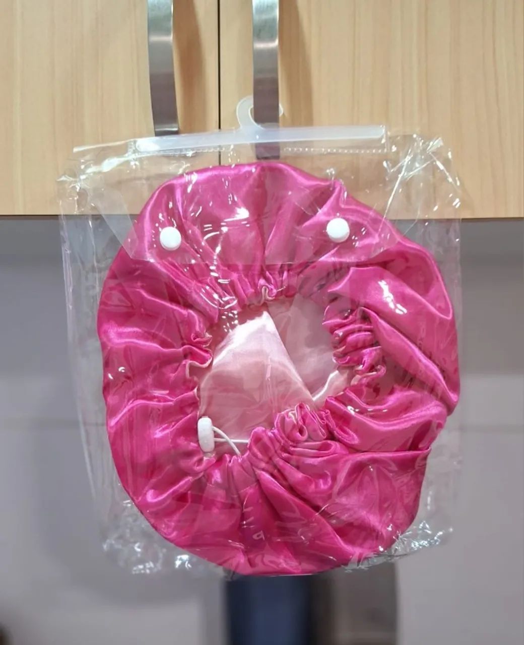 Touca de cetim dupla face rosa com rosa choque ajustável