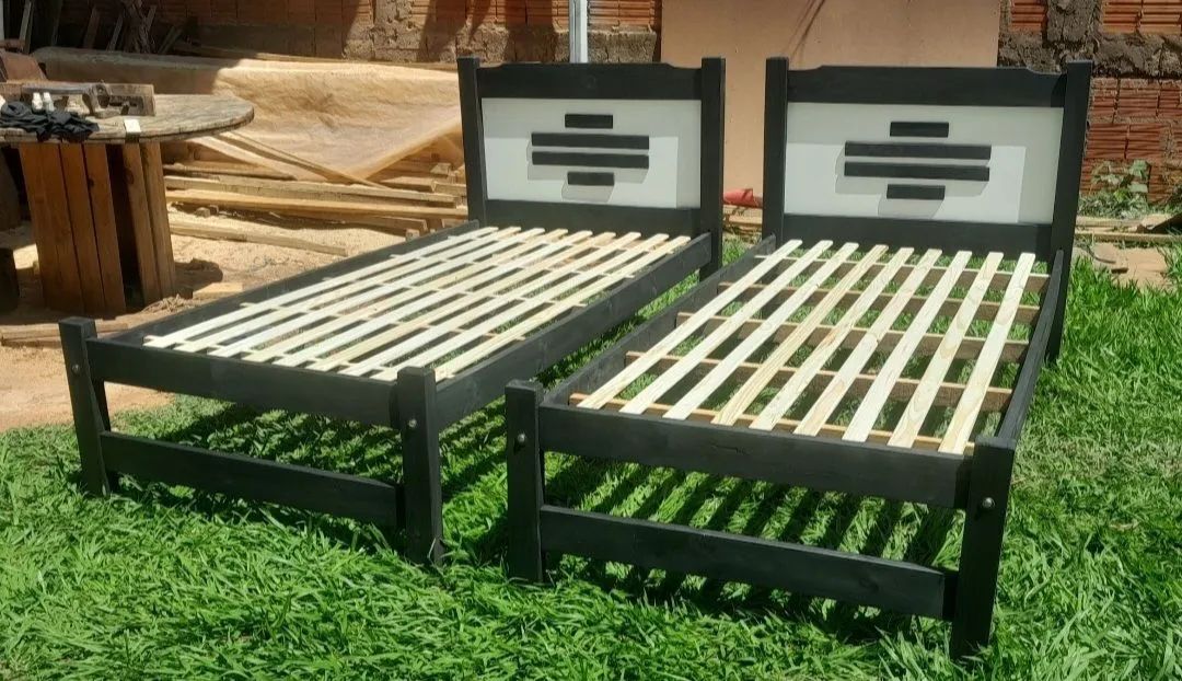 Cama de madeira solteiro nova .