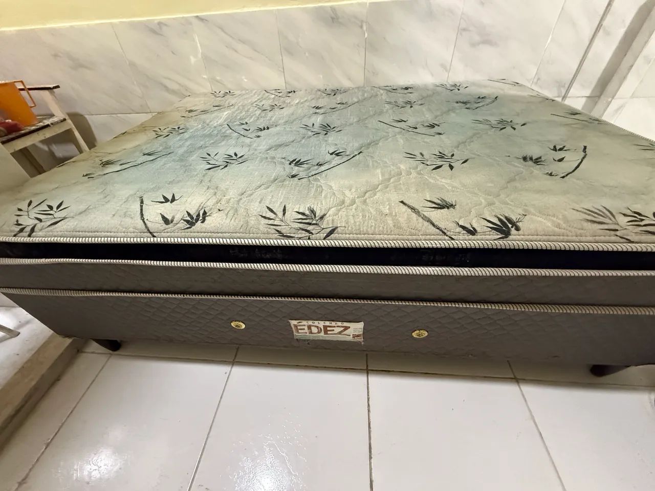 Cama usada !!!!$250 já é o menor preço!!