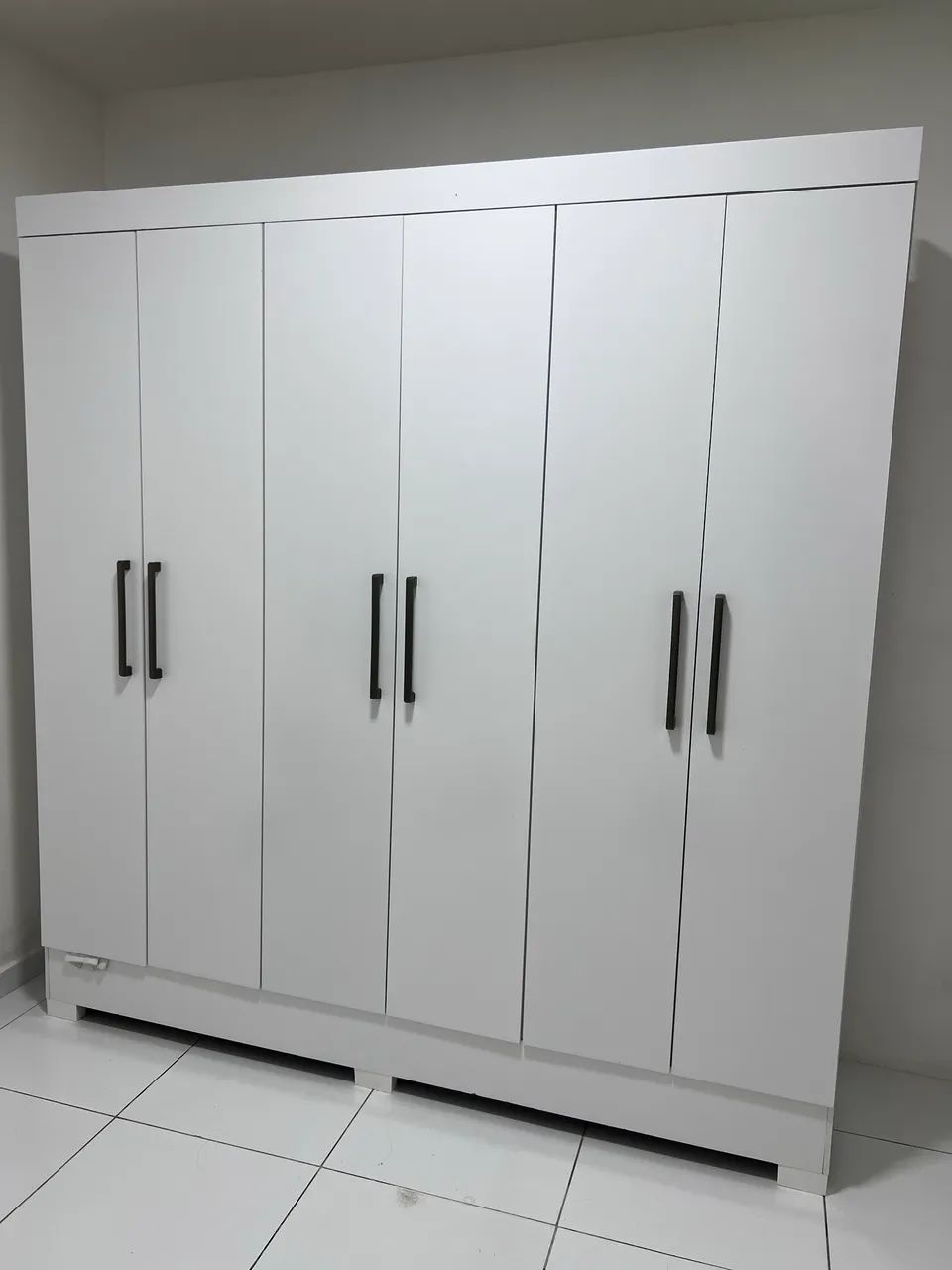 Guarda roupa 6 portas 