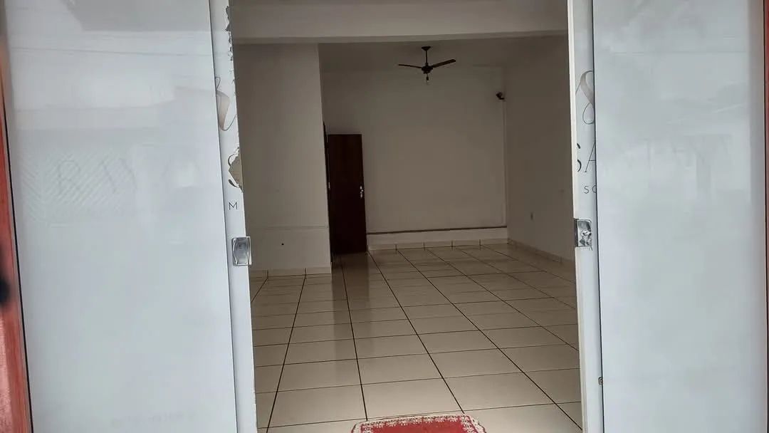 Casa com ponto comercial - Foto 2