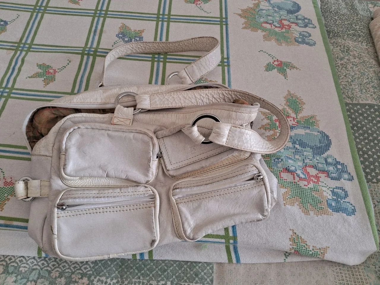Bolsa em couro legítimo 