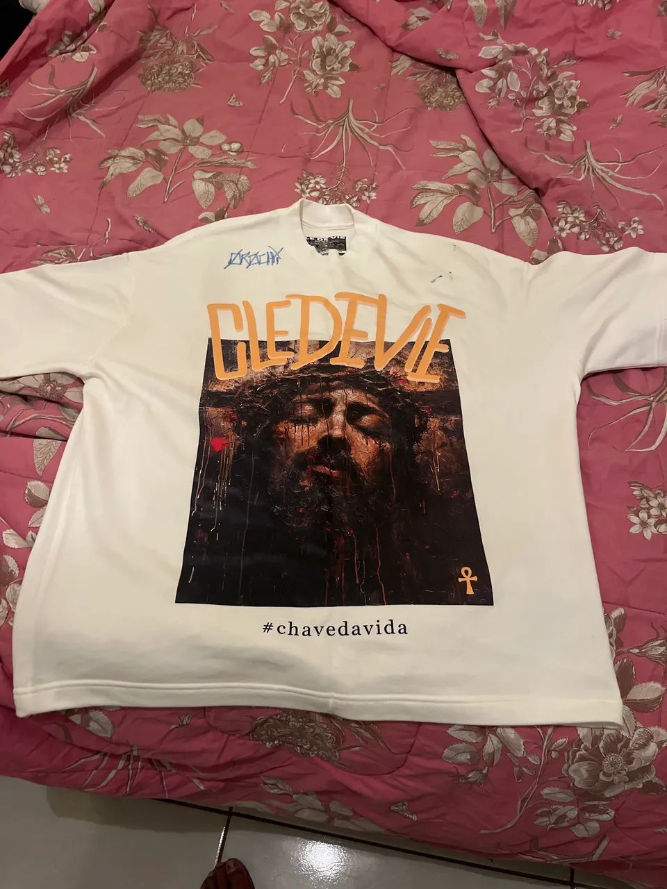 Camisa autografa pelo cantor orochi