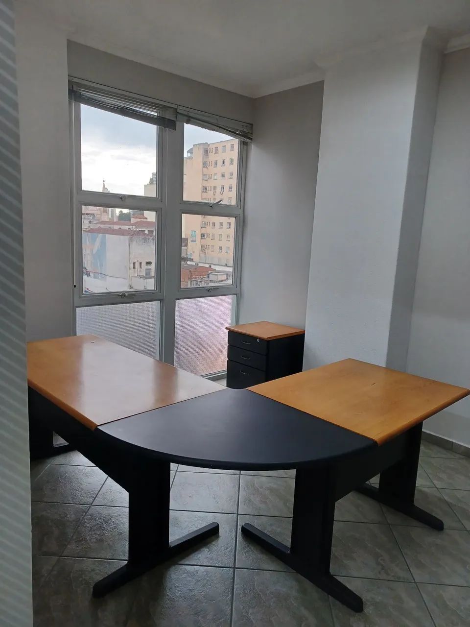 Mesa de escritório em L - Foto 3