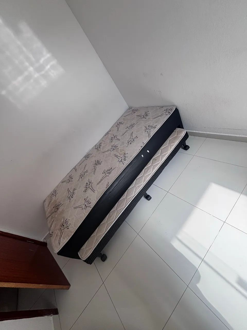 Cama box com cama auxiliar 