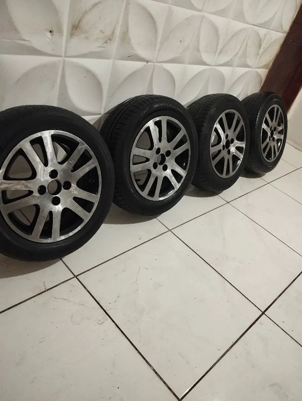 Vende-se rodas 15 liga leve coração 4 x 100 dá no gol Palio Fiat Chevrolet na Caucaia Ret
