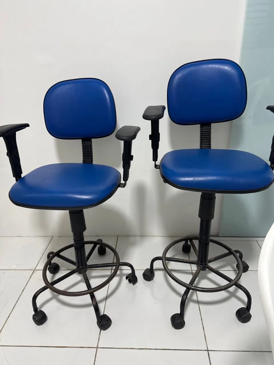 Vendo cadeiras para recepção  - Foto 2