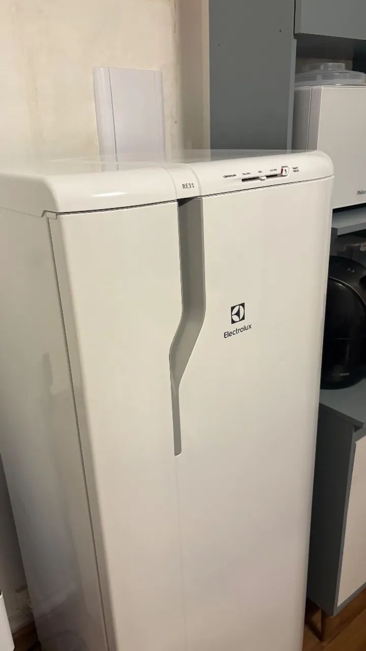 Geladeira Electrolux RE31 - Foto 2