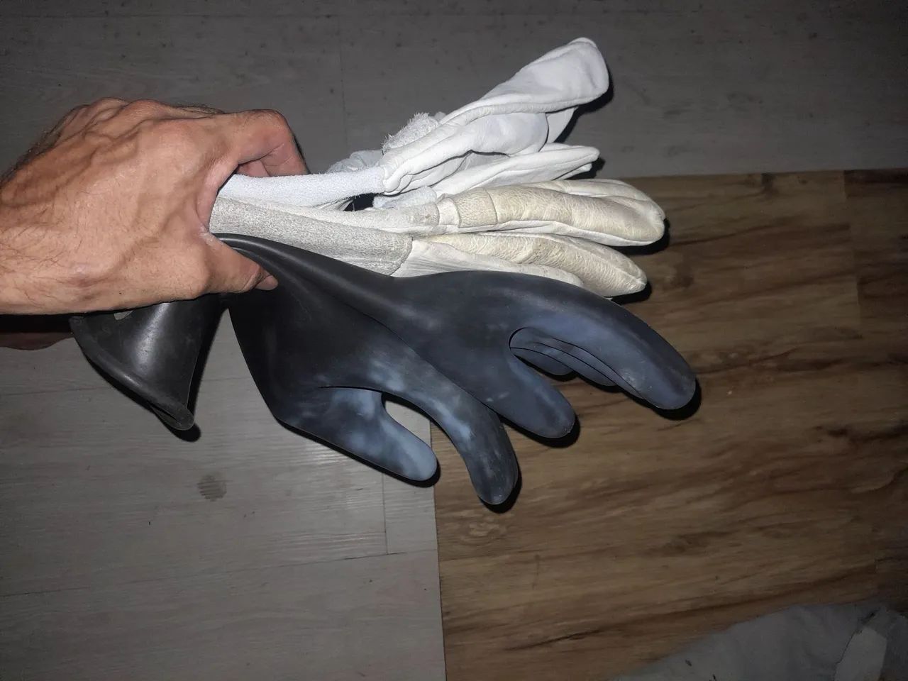 Vende se Luvas de eletricista, tudo juntos, - Foto 2