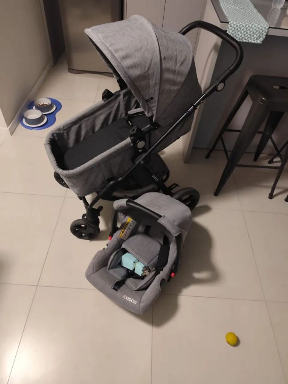 Carrinho + Bebê Conforto Cosco - Cinza