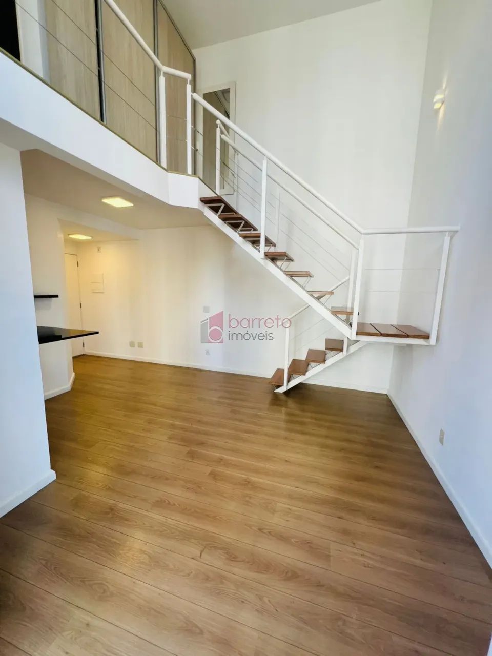 FLAT DUPLEX SEMI MOBILIADO PARA LOCAÇÃO NO EDIFÍCIO VIVERE DUPLEX - JUNDIAÍ/SP