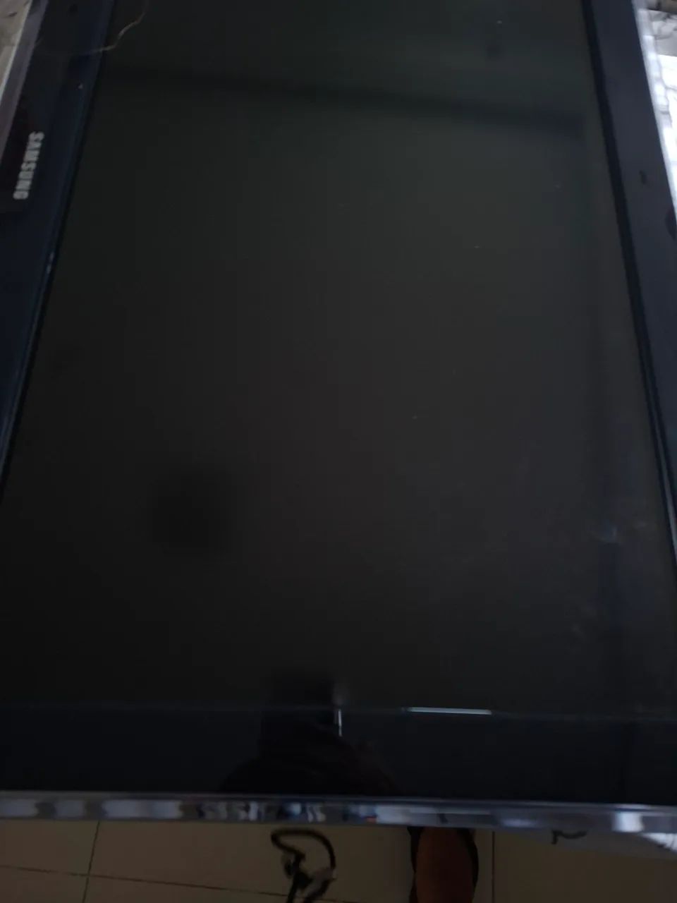 Tv LCD sanssung 32 polegadas funciona , mas apareceu uma listas nelas como ta no video