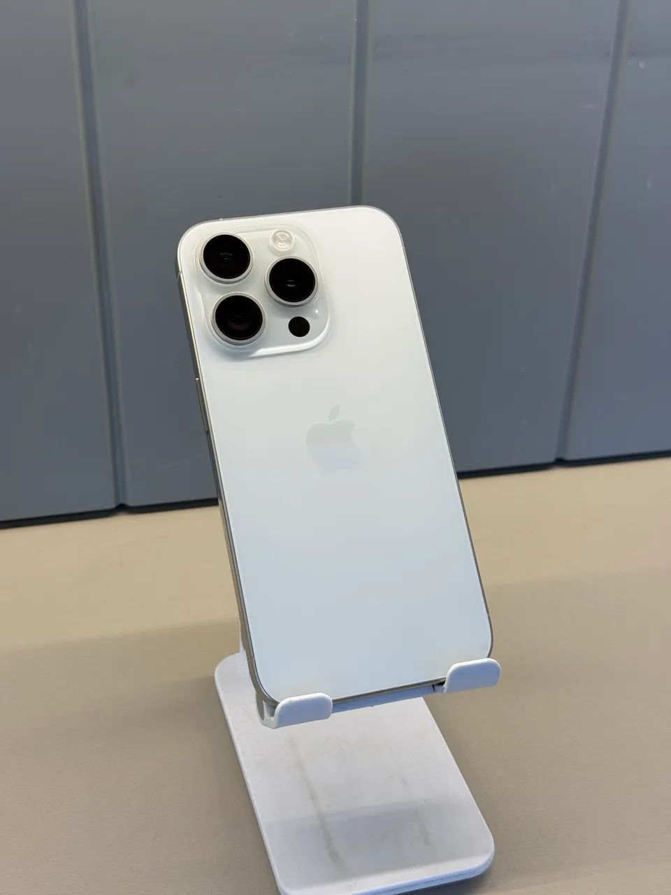 iPhone 15Pro 128GB ホワイト Apple iPhone 15 Pro 128GB 5G - Vitrine - tela Super Retina XDR