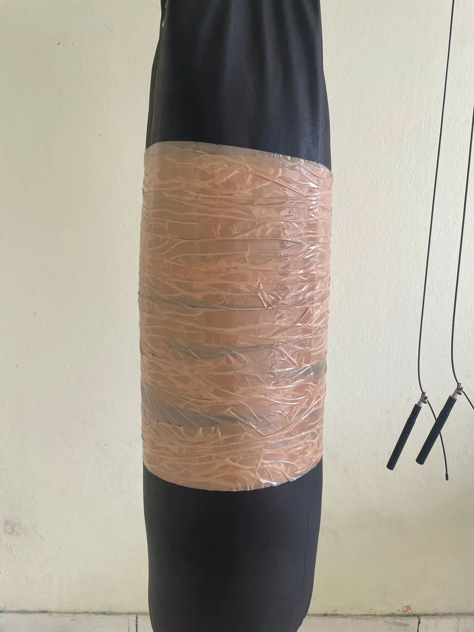Saco de Boxe cheio + corda ergométrica  - Foto 2