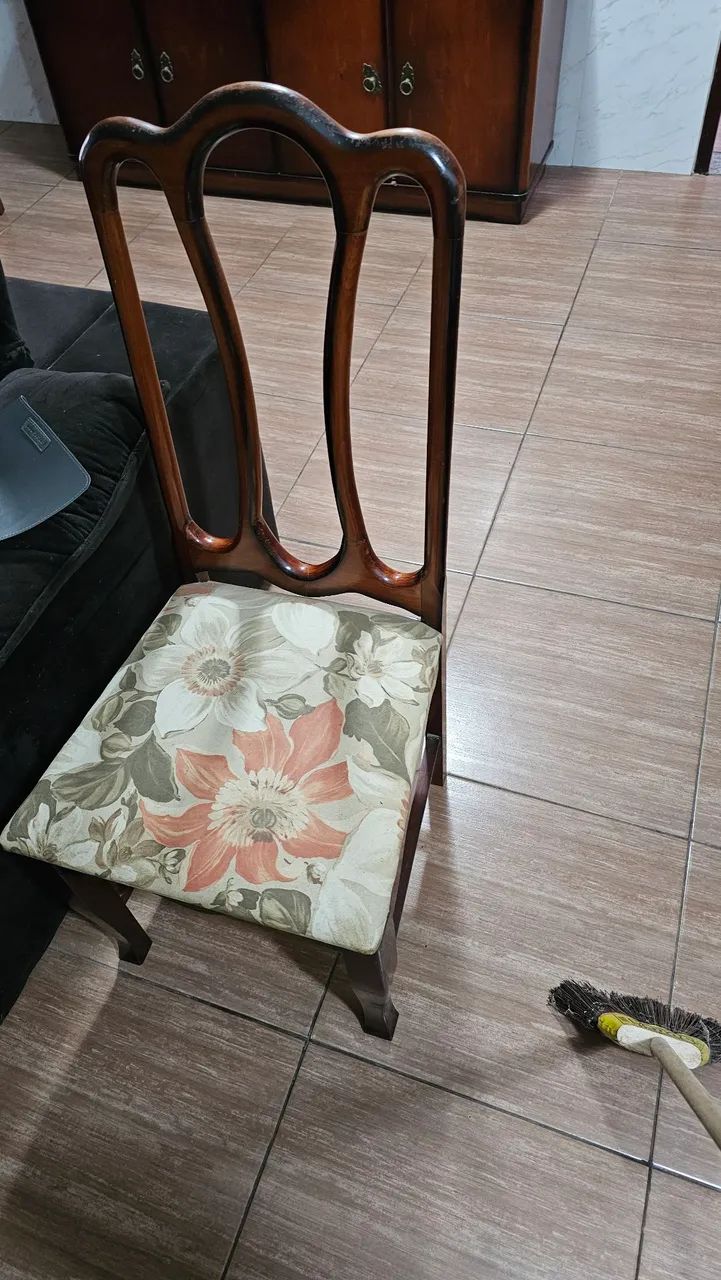 Mesa Madeira Maciça + 6 Cadeiras - Foto 3