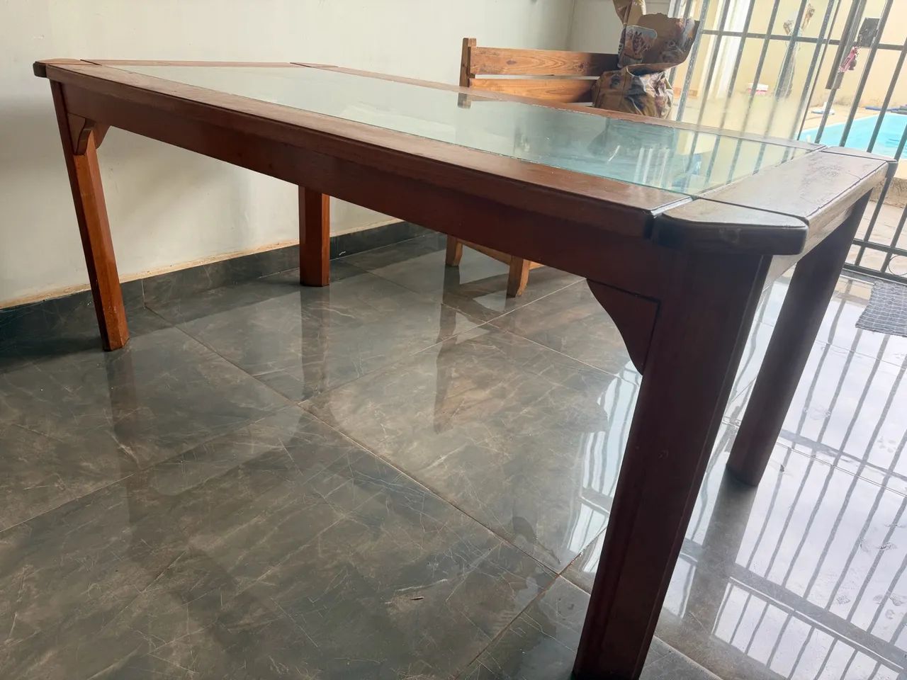 Mesa de madeira com vidro - Foto 5