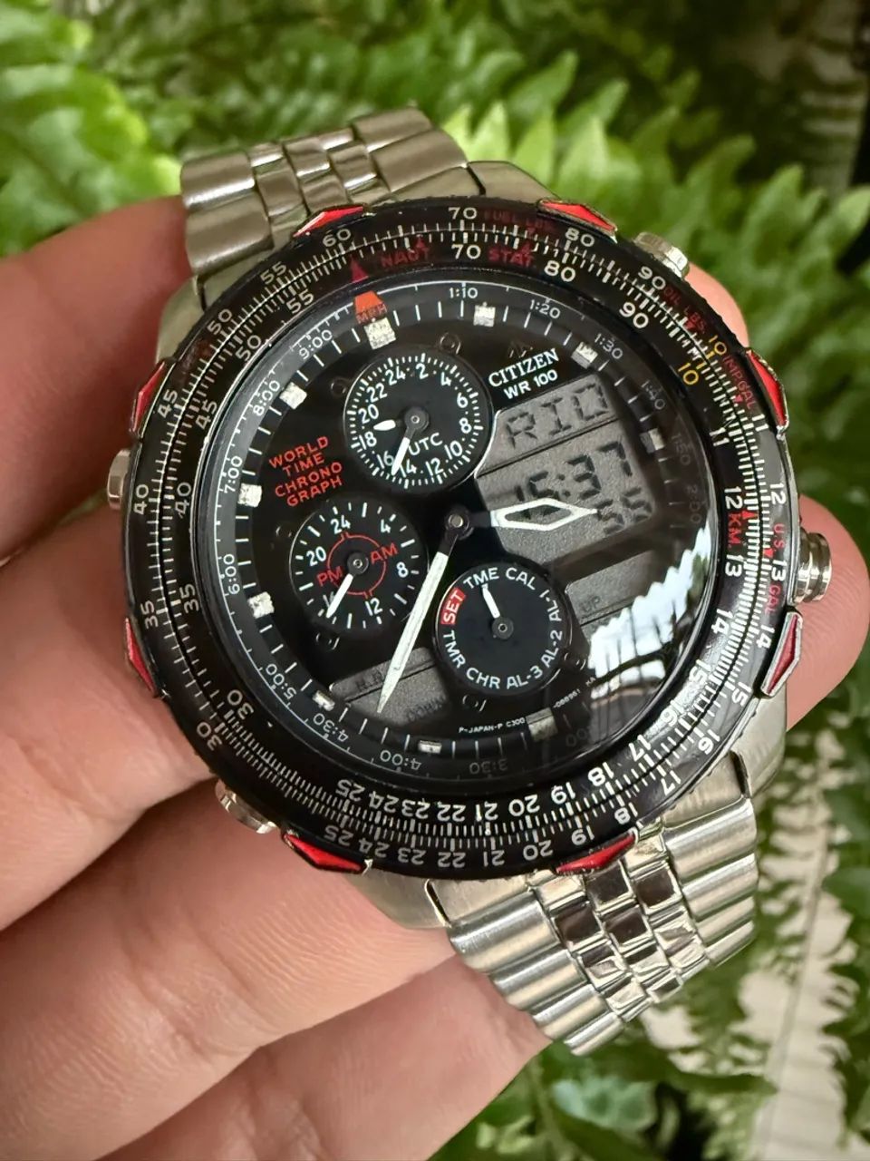 Relógio Citizen C300 Red Devil Horal Mindial 