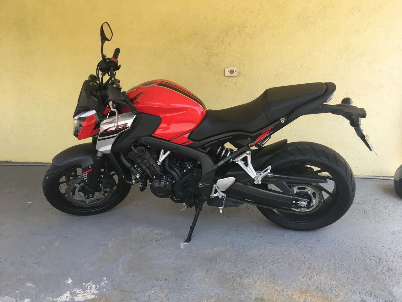 CB 650 F  2018  - Foto 3