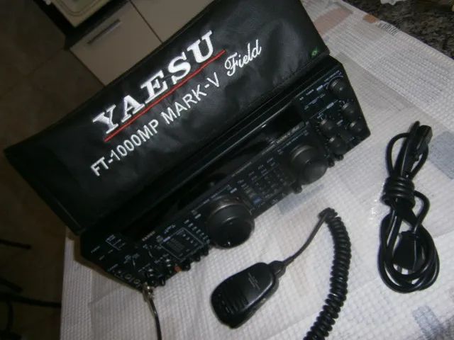 RADIO HF YAESU FT1000 MARK-V FIELD ! ( RELIQUEA ) IMPECAVEL !