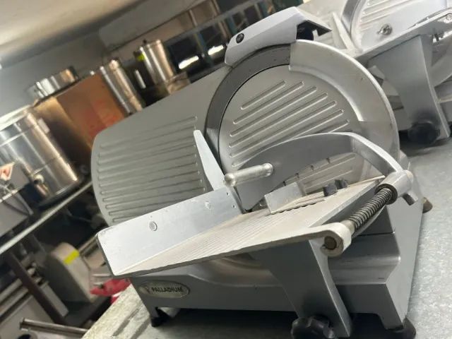 fatiadores elétricos e manuais de frios  - Foto 2