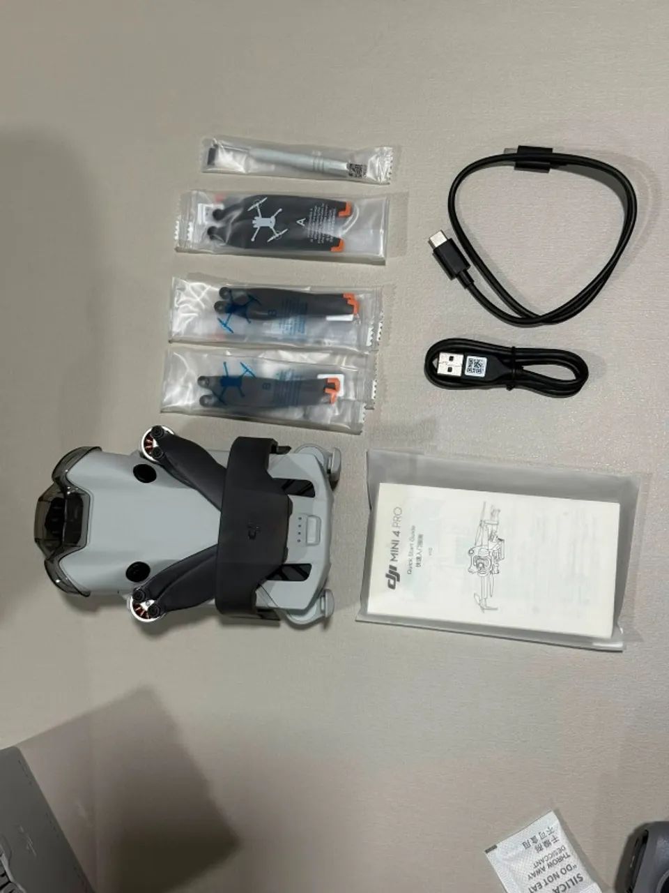 DJI Mini 4 Pro Fly More Combo + Controle RC 2 + 3 Baterias + Bolsa | Perfeito Estado - Foto 2