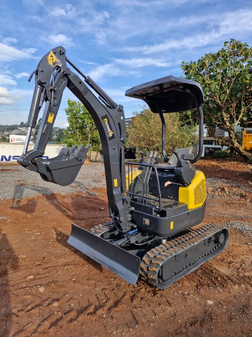 Mini Escavadeira Patrolão P18 ano 2011 motor yanmar 3cc  - Foto 4