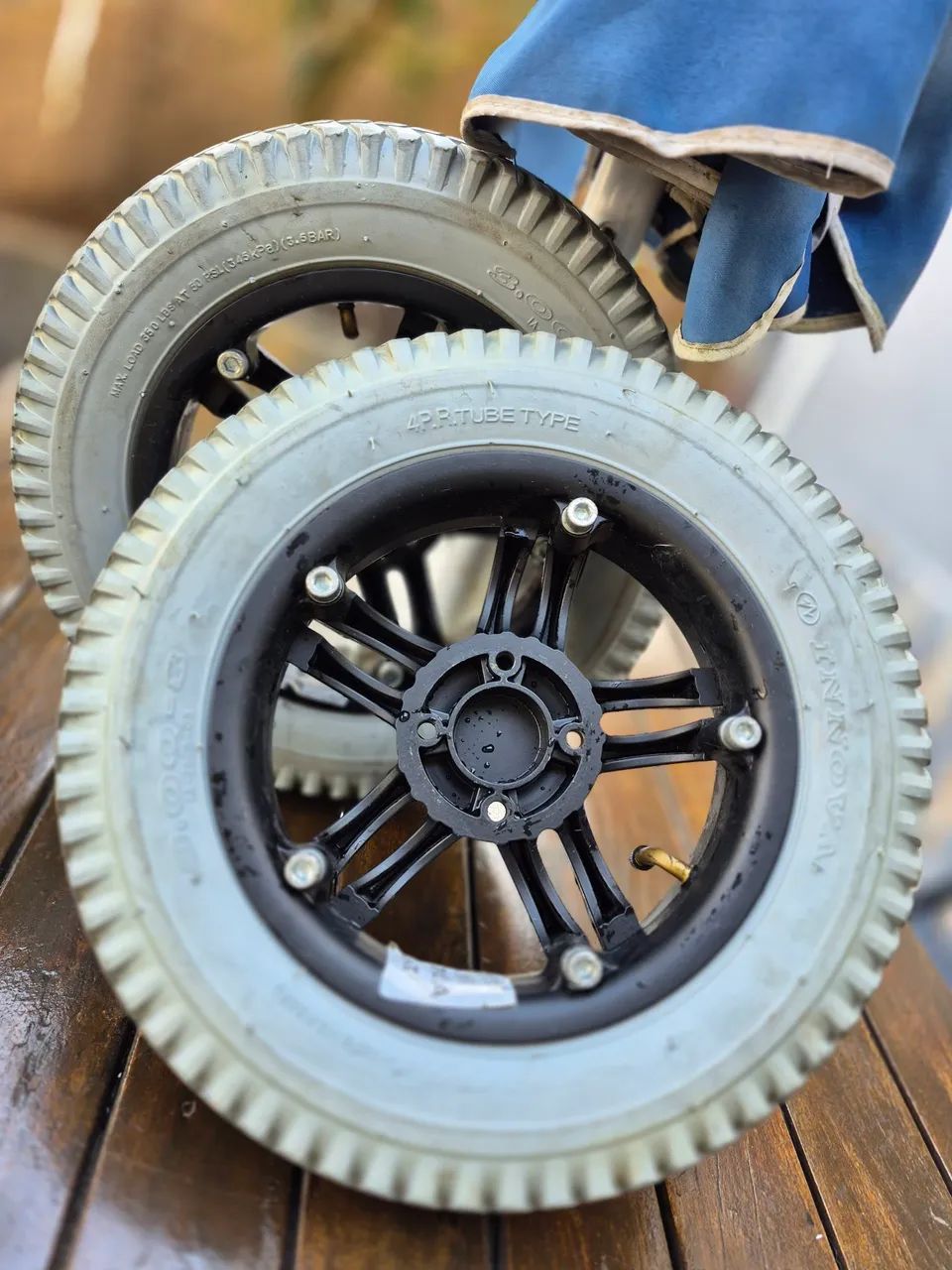 Pneu roda e câmera completo cadeira motorizada ottobock b400 usado - Foto 2